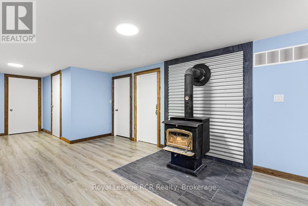 












103 JEFFERSON STREET

,
Chatsworth,




Ontario
N0H1R0

