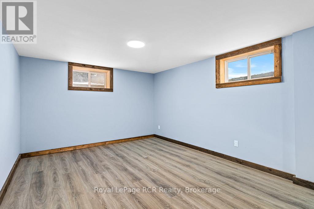 












103 JEFFERSON STREET

,
Chatsworth,




Ontario
N0H1R0

