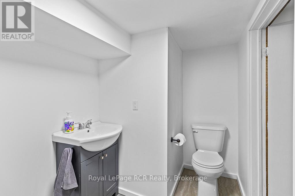 












103 JEFFERSON STREET

,
Chatsworth,




Ontario
N0H1R0

