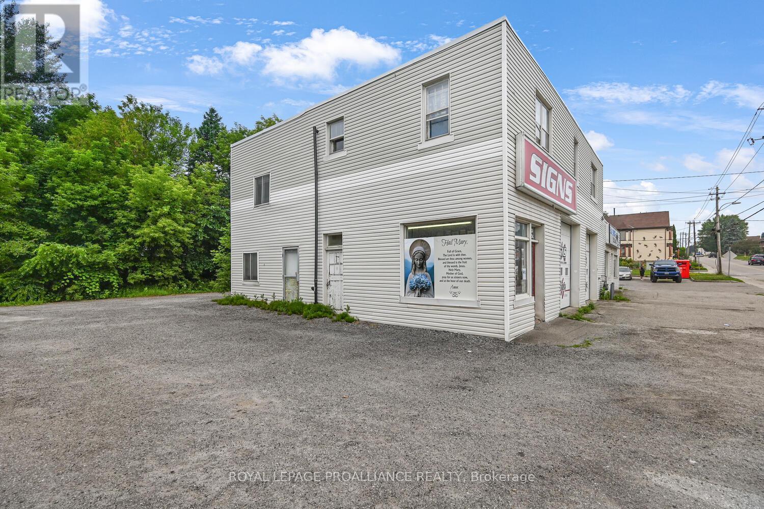 












180 PERTH STREET

,
Brockville,




Ontario
K6V5E5

