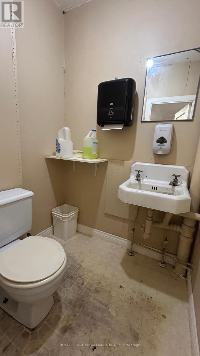 












180 PERTH STREET

,
Brockville,




Ontario
K6V5E5

