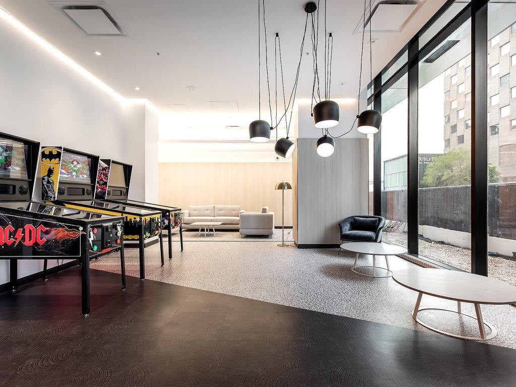 









1245


Rue De Bleury

, 4814,
Montréal (Ville-Marie),




QC
H3B0C2

