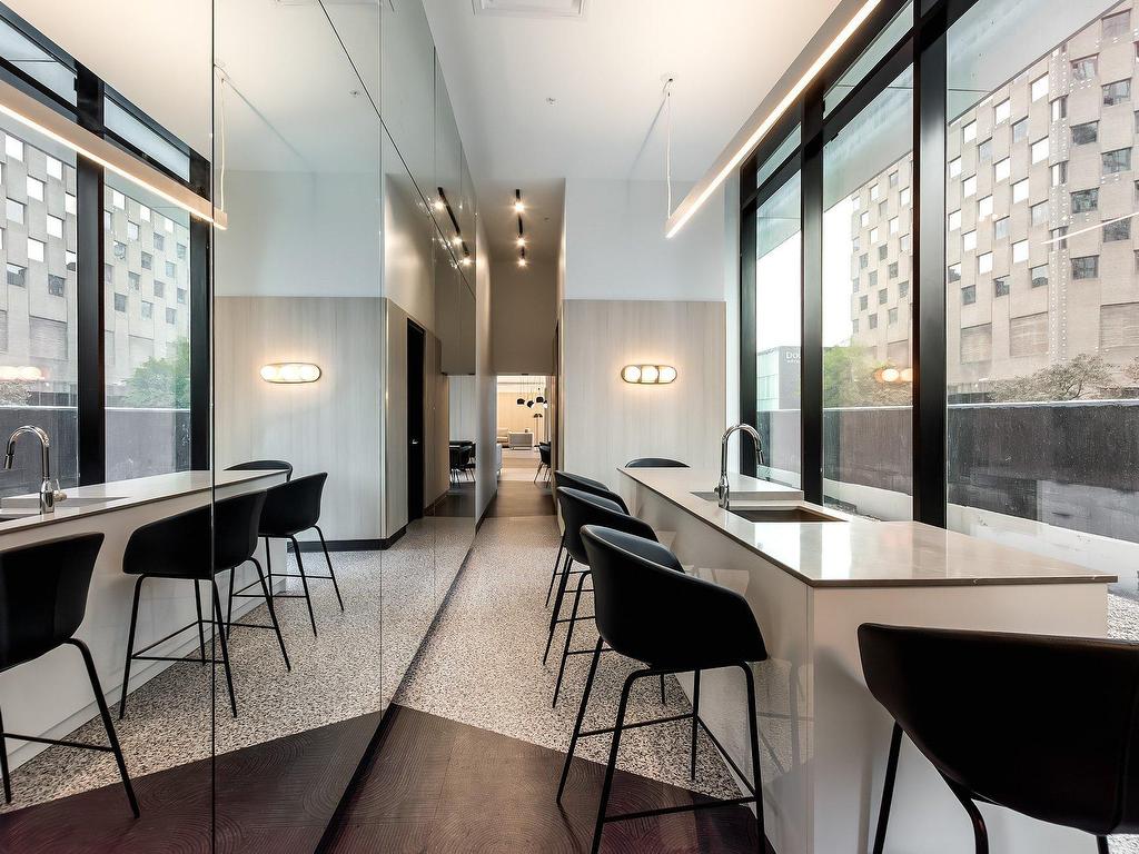 









1245


Rue De Bleury

, 4814,
Montréal (Ville-Marie),




QC
H3B0C2

