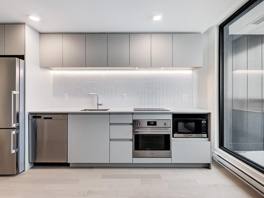 









1245


Rue De Bleury

, 4814,
Montréal (Ville-Marie),




QC
H3B0C2

