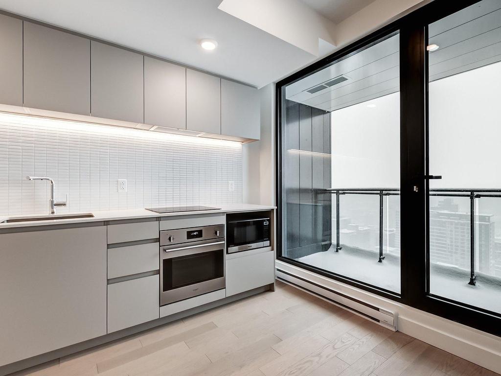 









1245


Rue De Bleury

, 4814,
Montréal (Ville-Marie),




QC
H3B0C2

