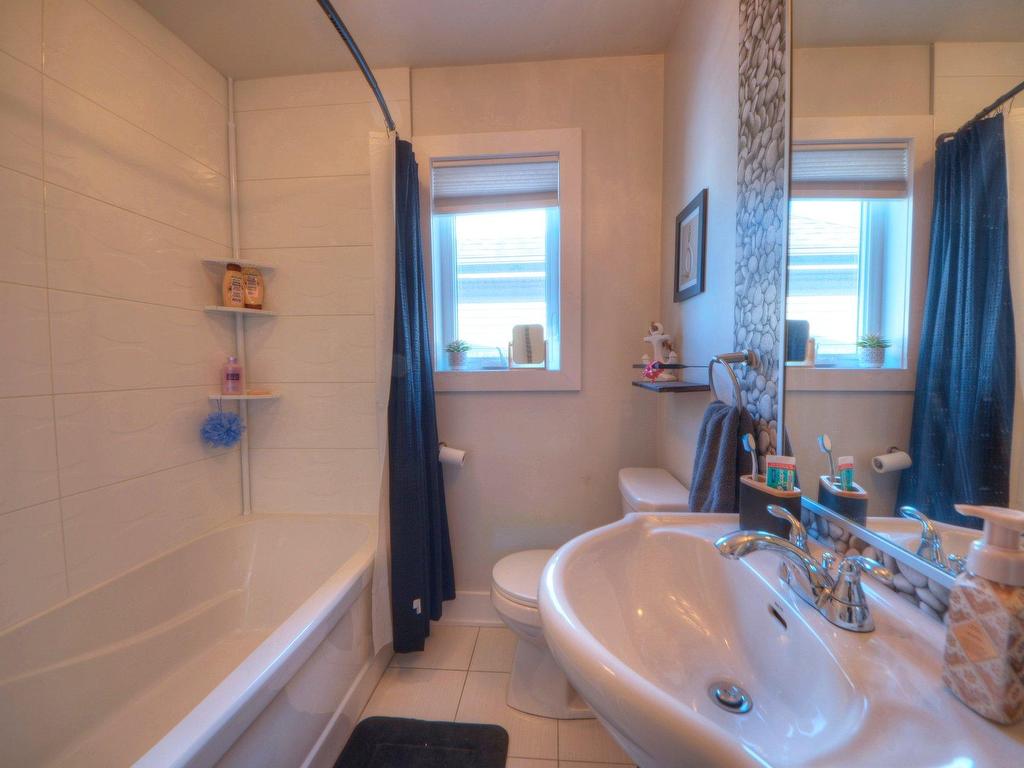 









6160


Rue Castello

,
Brossard,




QC
J4Z0H4

