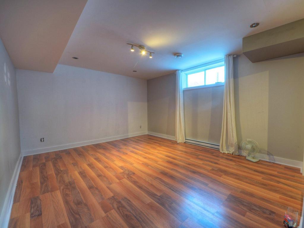 









6160


Rue Castello

,
Brossard,




QC
J4Z0H4

