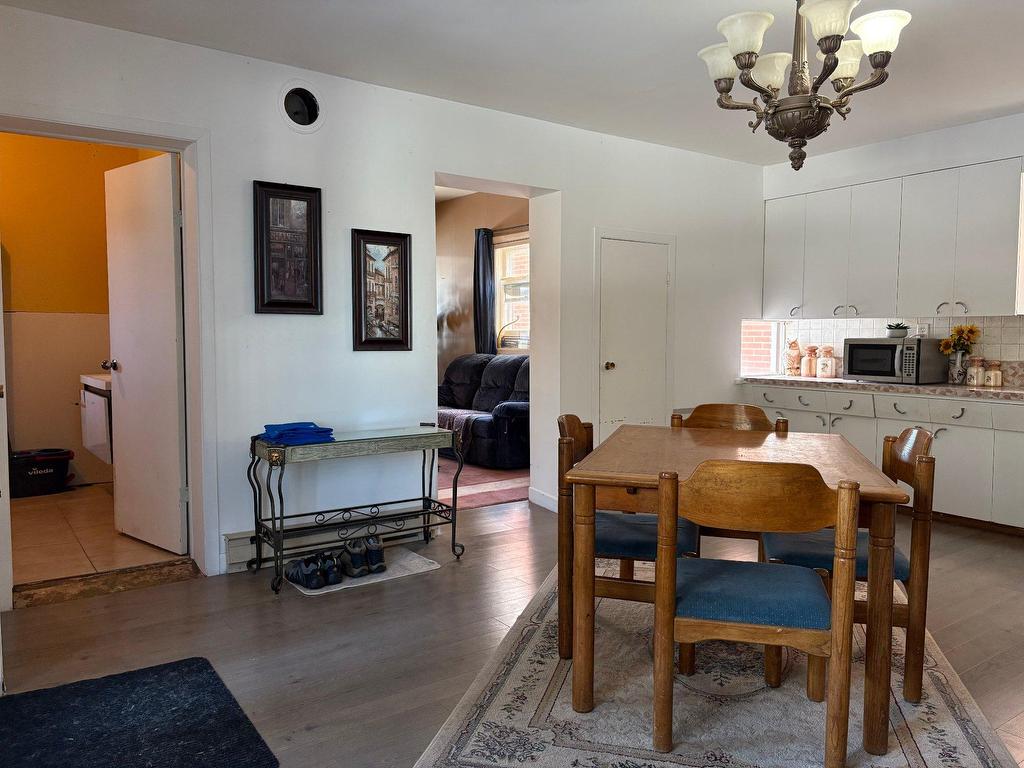 









3000

 - 3002


Ch. de Ste-Flore

,
Shawinigan,




QC
G9T1A3

