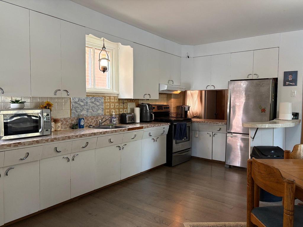 









3000

 - 3002


Ch. de Ste-Flore

,
Shawinigan,




QC
G9T1A3


