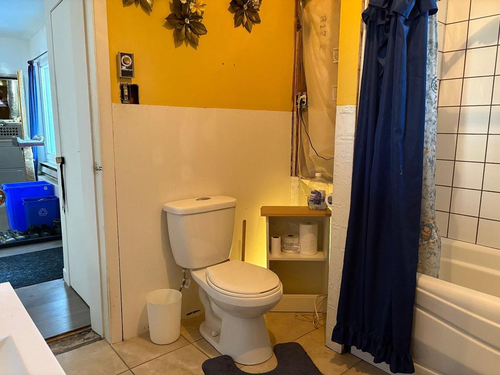 









3000

 - 3002


Ch. de Ste-Flore

,
Shawinigan,




QC
G9T1A3

