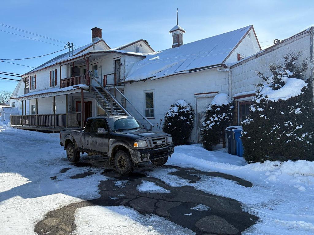









3000

 - 3002


Ch. de Ste-Flore

,
Shawinigan,




QC
G9T1A3

