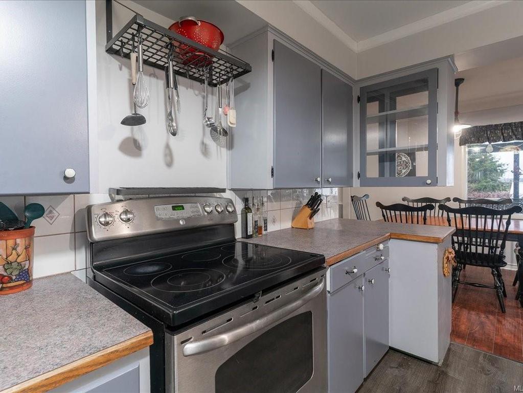 









3925


Porter

Rd,
Saltair,




BC
V9G 1Z2


