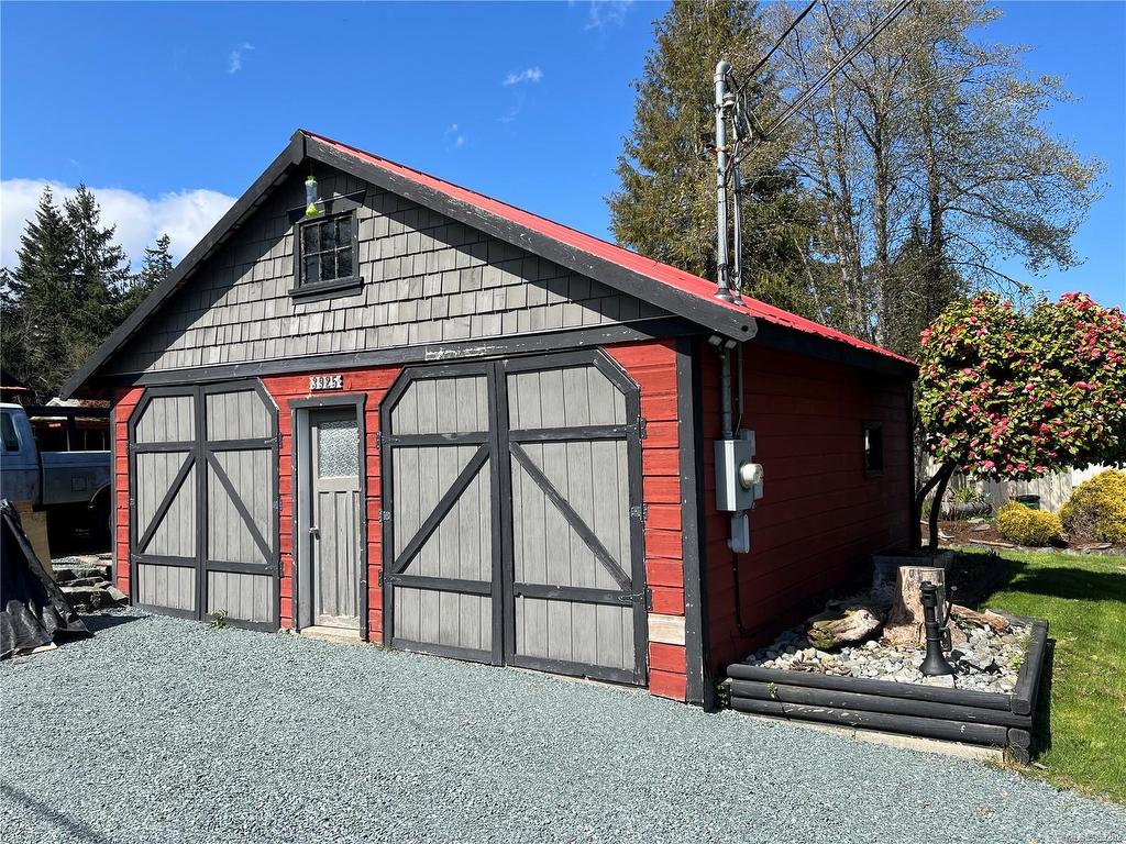 









3925


Porter

Rd,
Saltair,




BC
V9G 1Z2

