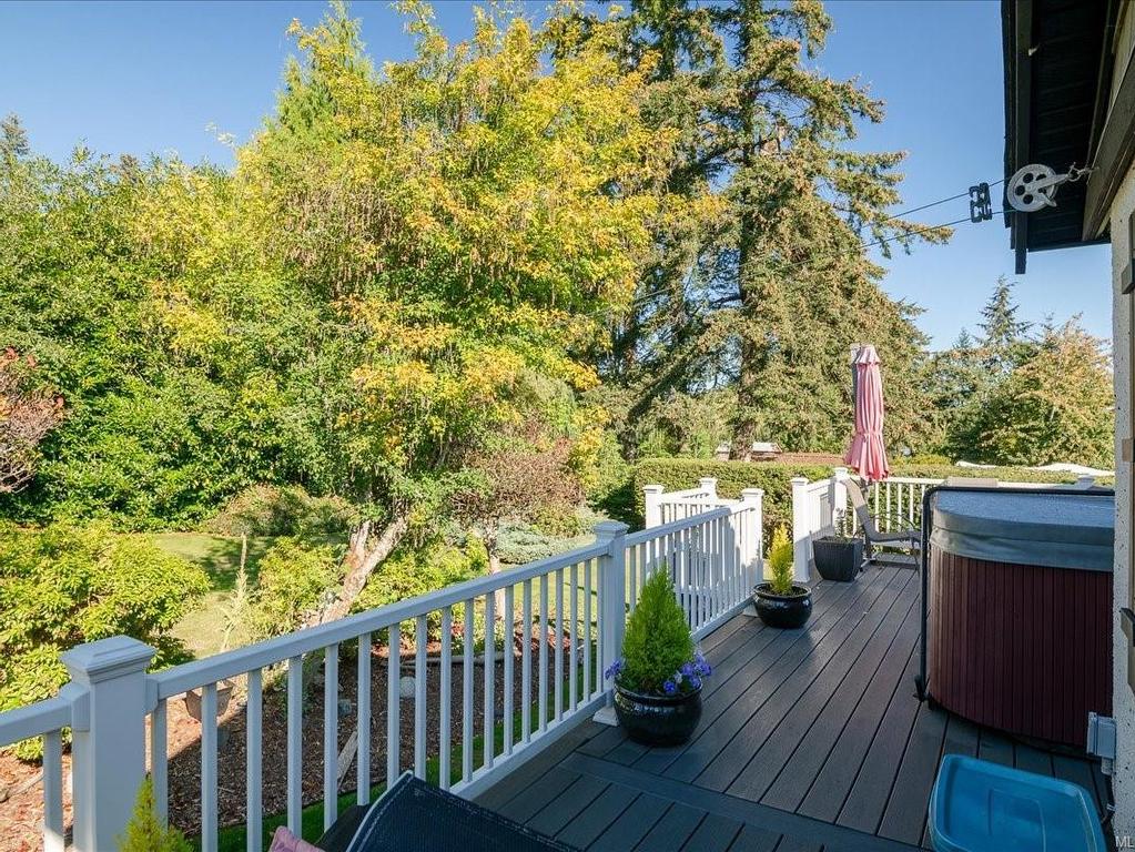 









3925


Porter

Rd,
Saltair,




BC
V9G 1Z2

