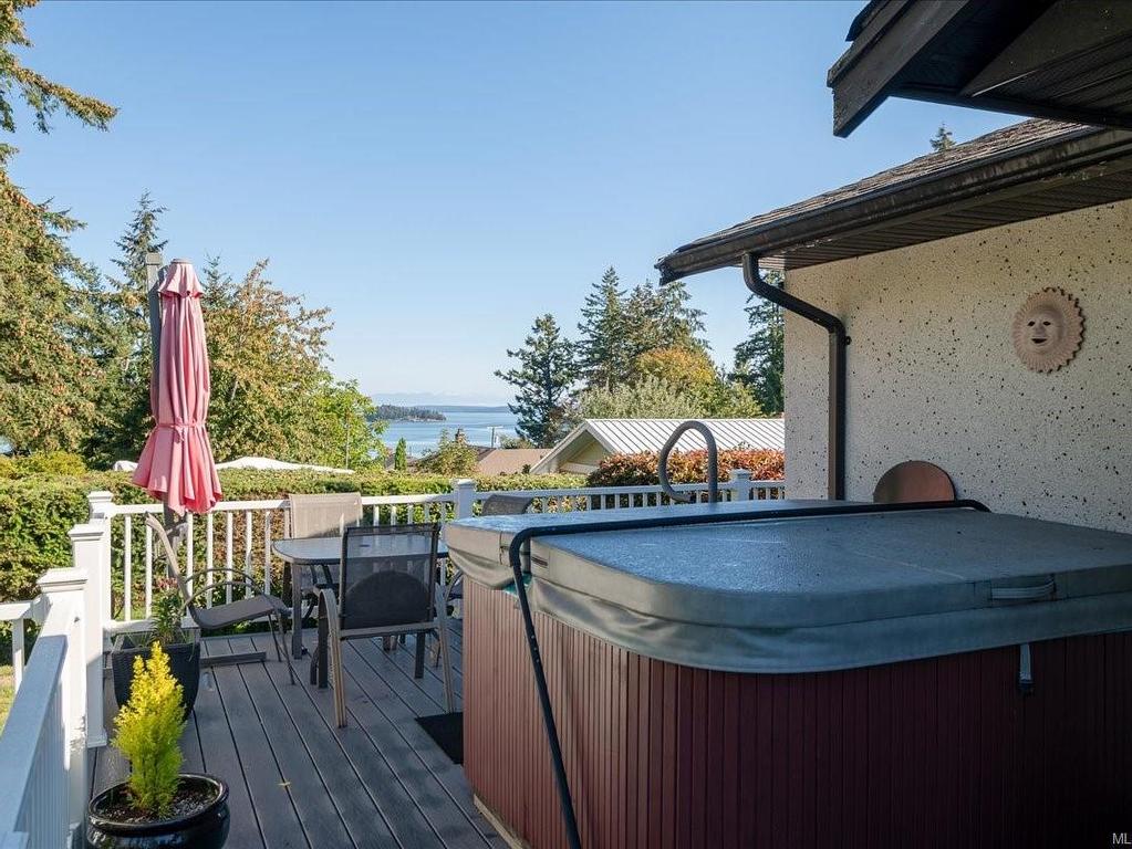 









3925


Porter

Rd,
Saltair,




BC
V9G 1Z2

