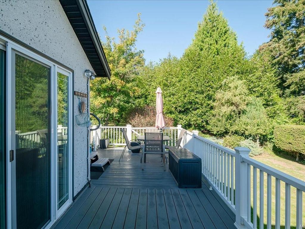 









3925


Porter

Rd,
Saltair,




BC
V9G 1Z2

