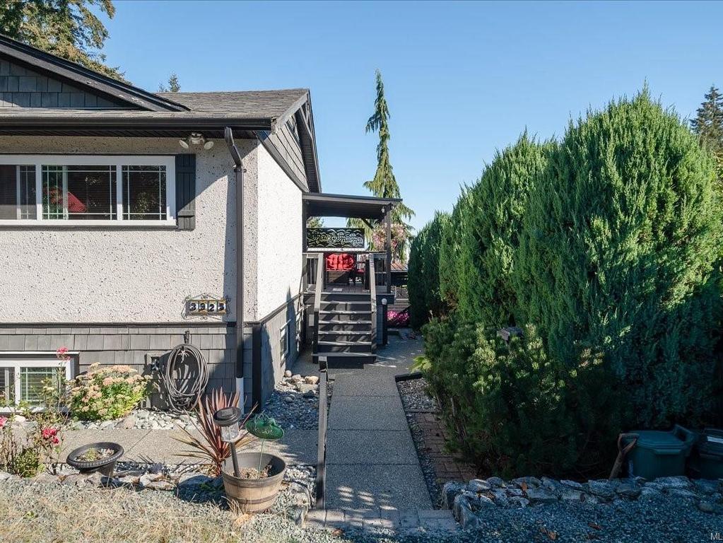 









3925


Porter

Rd,
Saltair,




BC
V9G 1Z2

