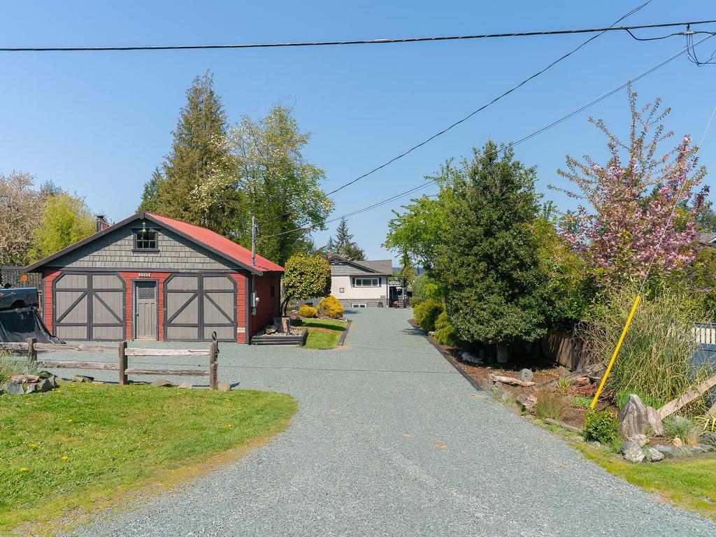 









3925


Porter

Rd,
Saltair,




BC
V9G 1Z2

