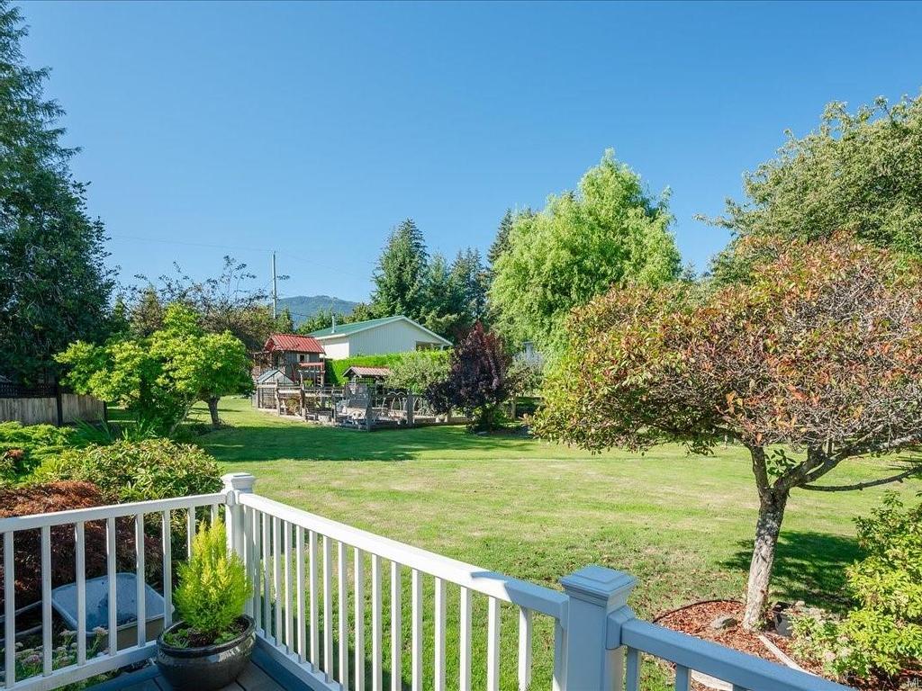 









3925


Porter

Rd,
Saltair,




BC
V9G 1Z2


