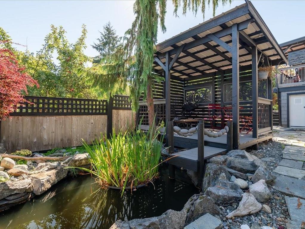 









3925


Porter

Rd,
Saltair,




BC
V9G 1Z2

