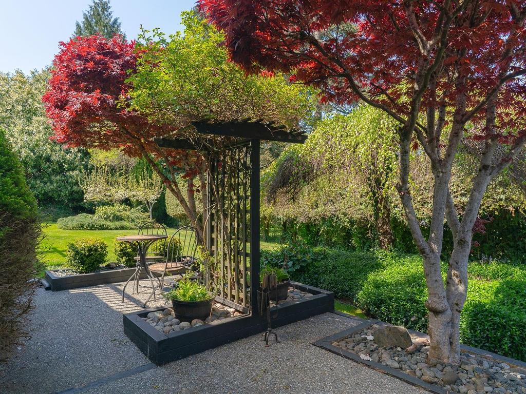 









3925


Porter

Rd,
Saltair,




BC
V9G 1Z2

