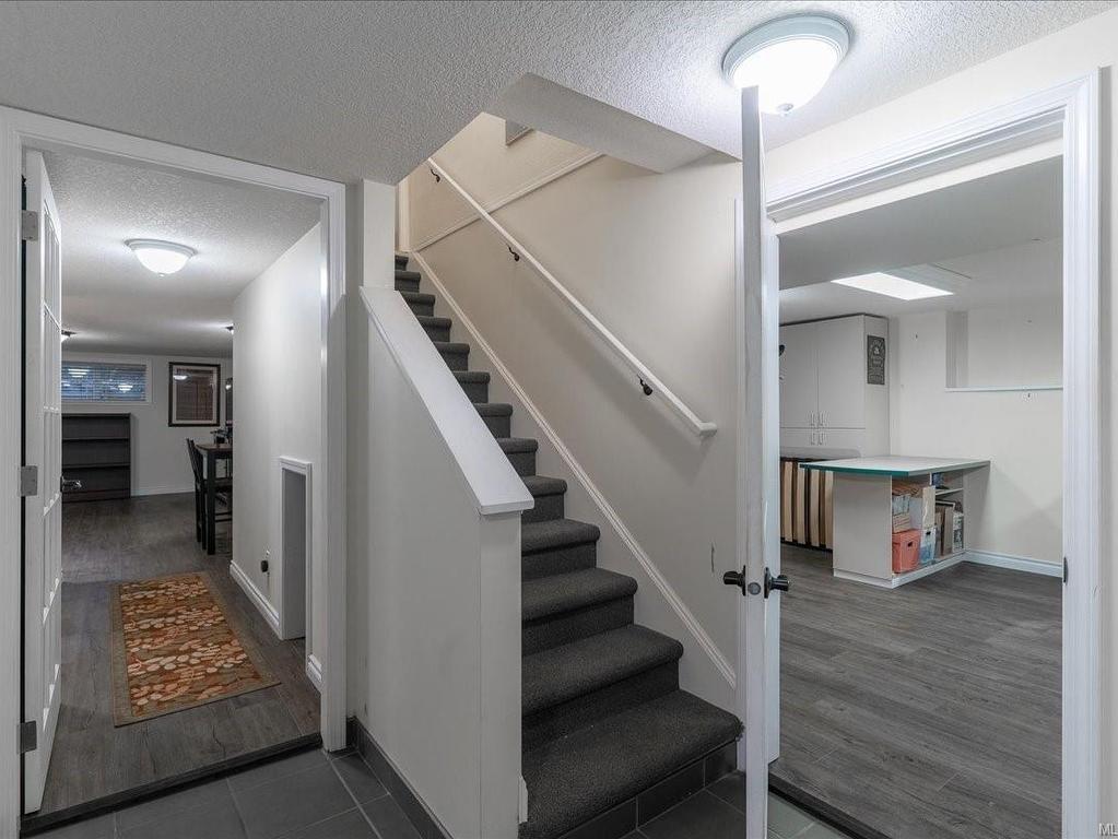 









3925


Porter

Rd,
Saltair,




BC
V9G 1Z2

