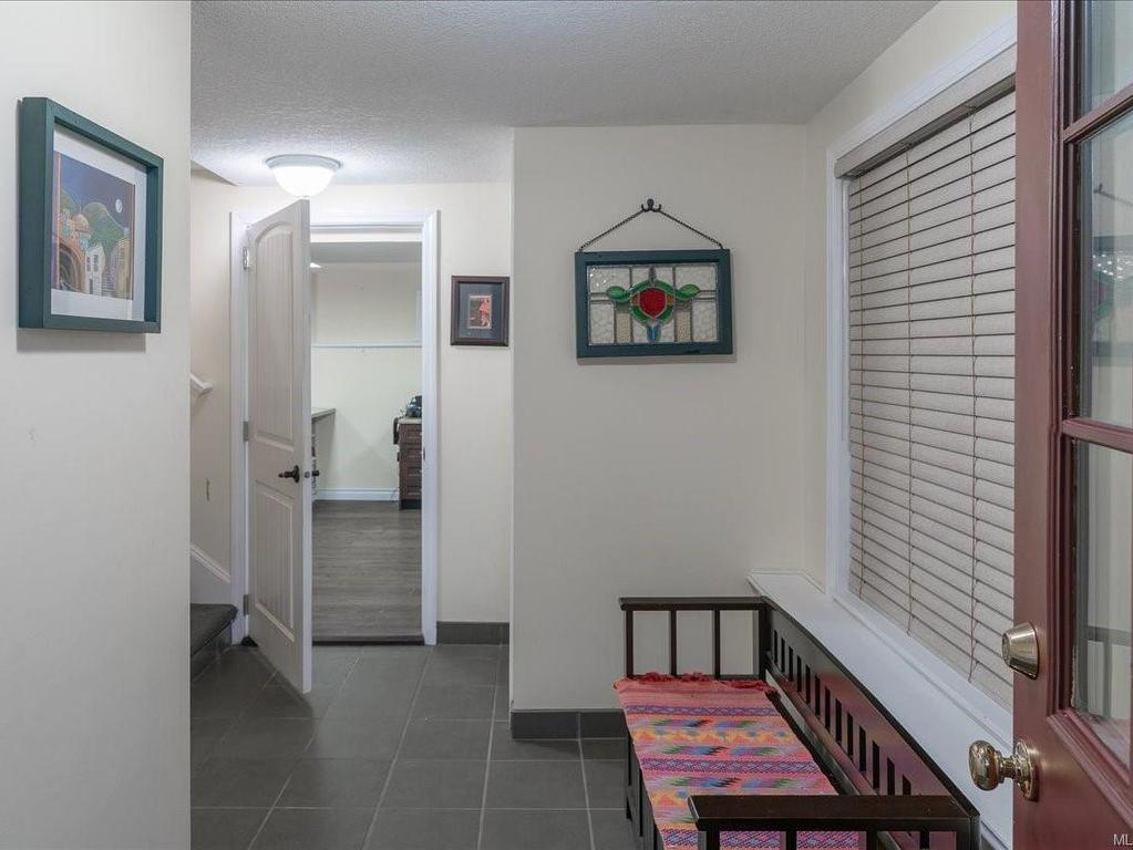 









3925


Porter

Rd,
Saltair,




BC
V9G 1Z2

