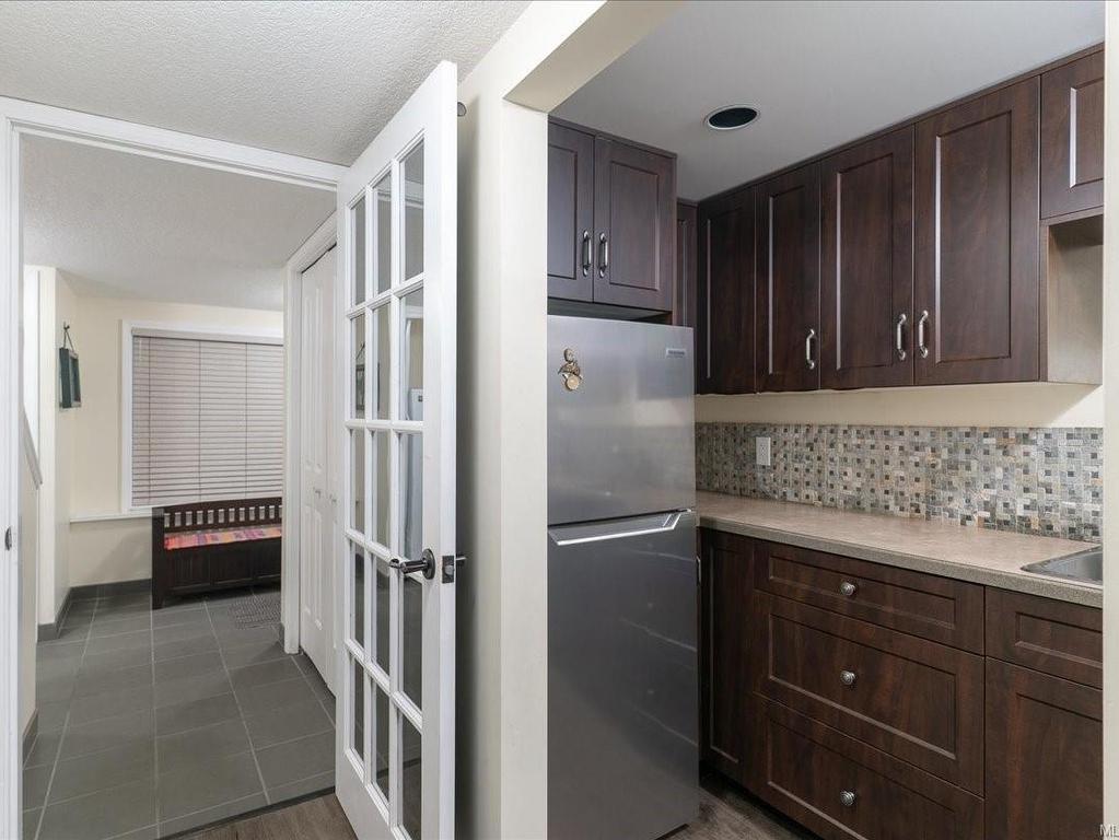 









3925


Porter

Rd,
Saltair,




BC
V9G 1Z2

