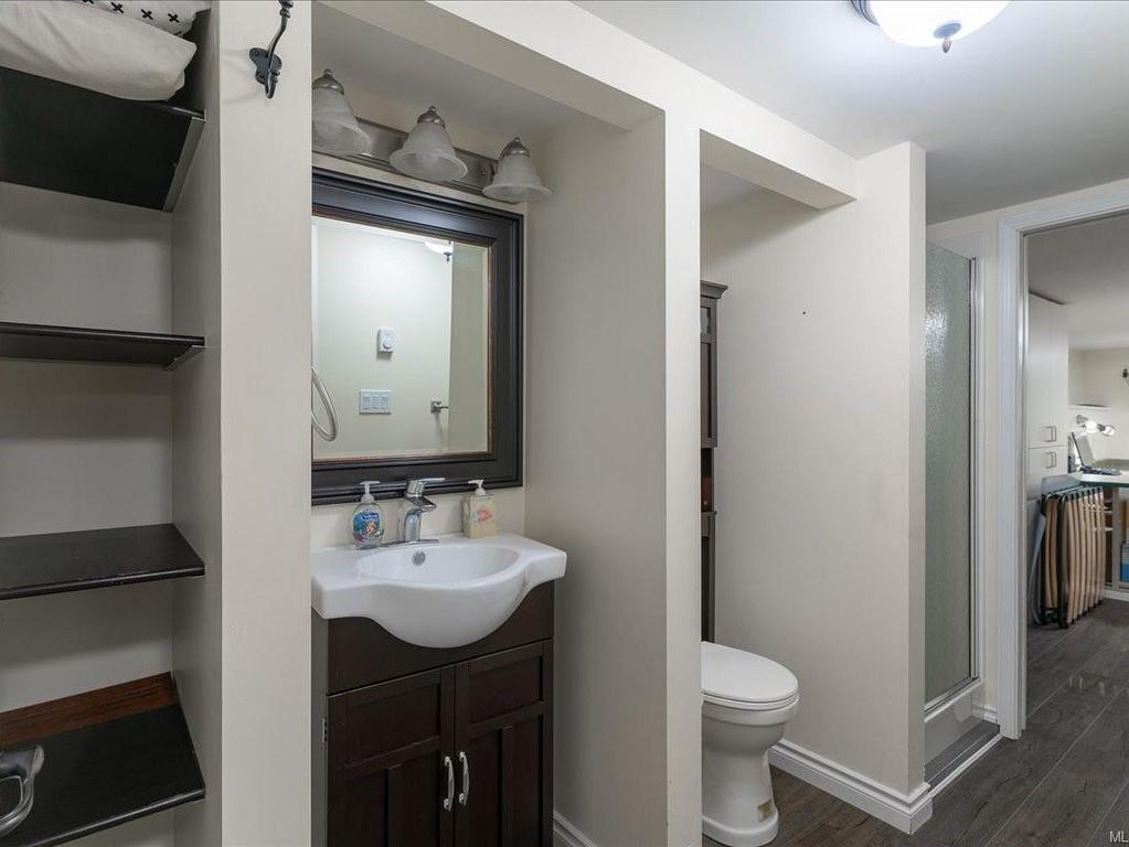 









3925


Porter

Rd,
Saltair,




BC
V9G 1Z2

