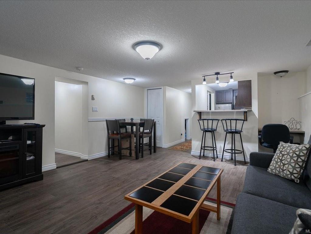 









3925


Porter

Rd,
Saltair,




BC
V9G 1Z2

