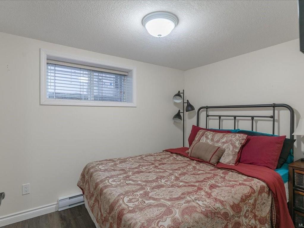 









3925


Porter

Rd,
Saltair,




BC
V9G 1Z2

