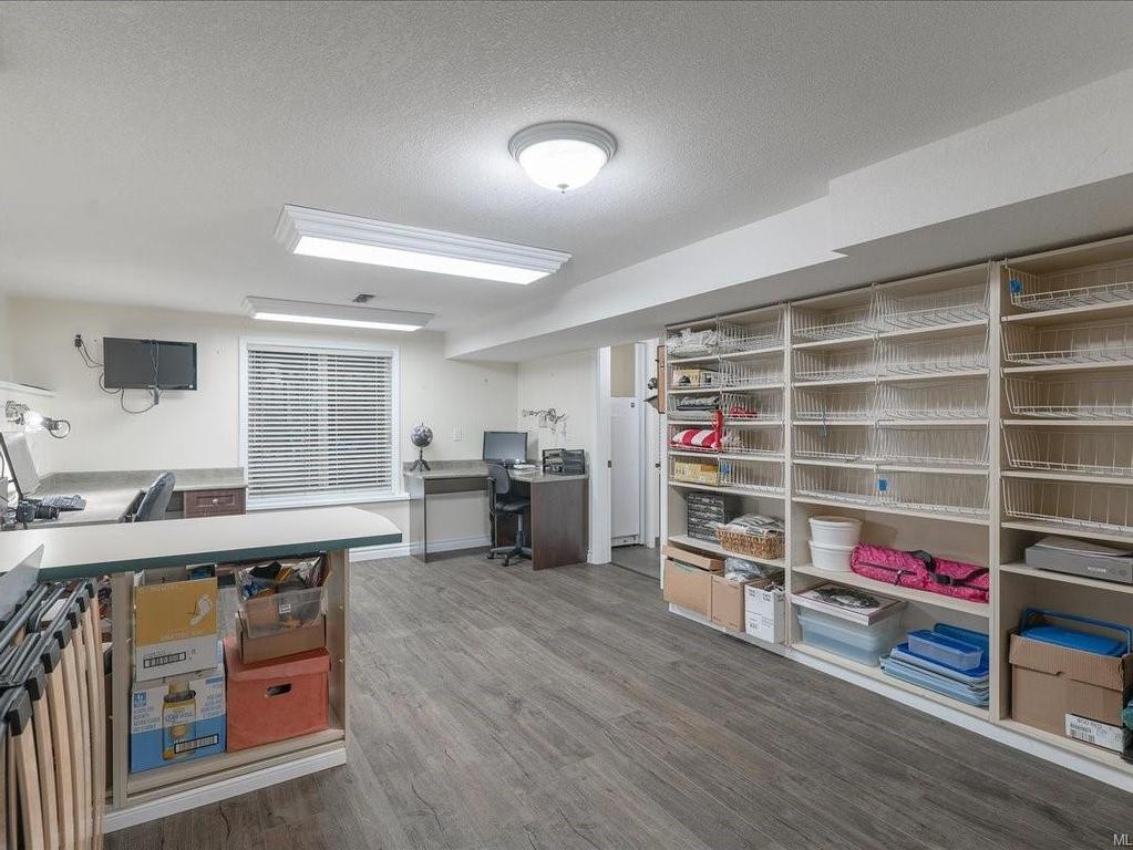 









3925


Porter

Rd,
Saltair,




BC
V9G 1Z2

