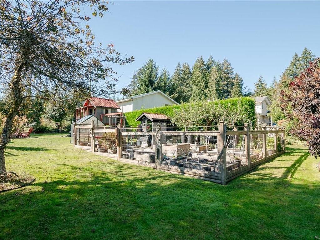 









3925


Porter

Rd,
Saltair,




BC
V9G 1Z2

