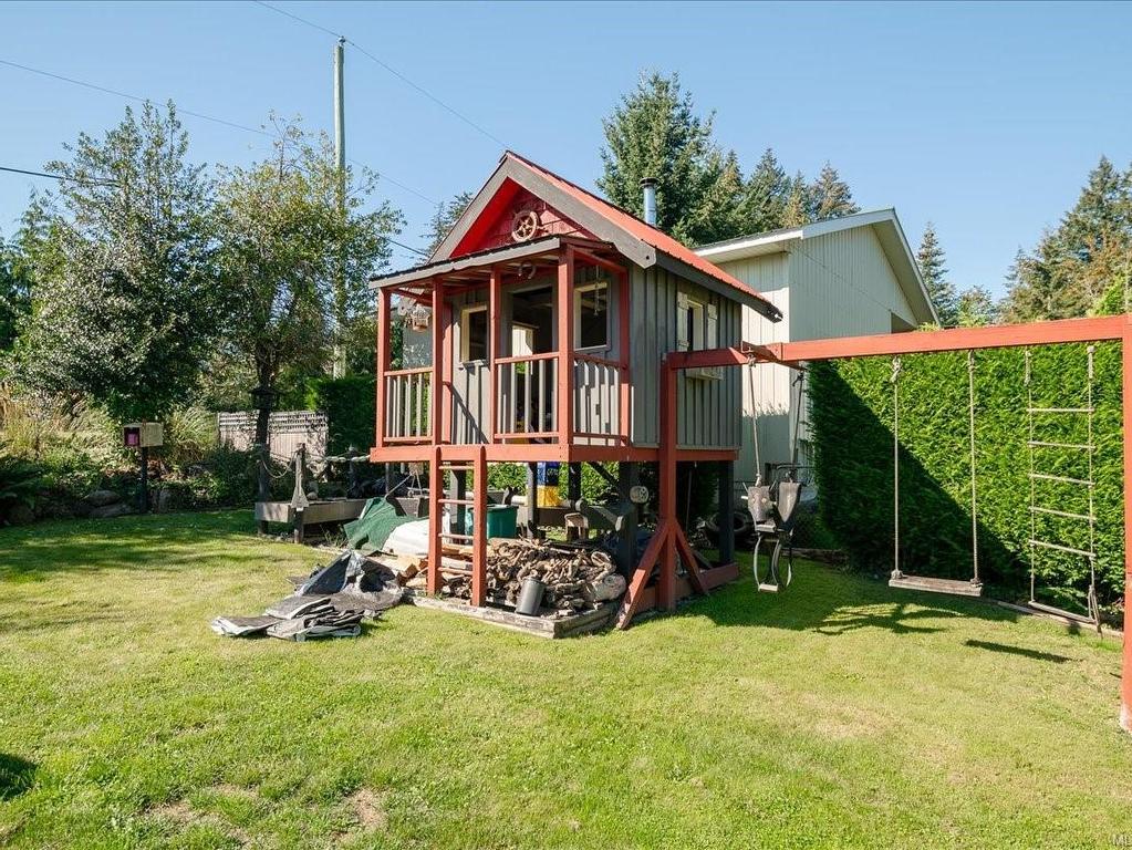 









3925


Porter

Rd,
Saltair,




BC
V9G 1Z2


