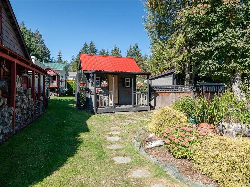 









3925


Porter

Rd,
Saltair,




BC
V9G 1Z2

