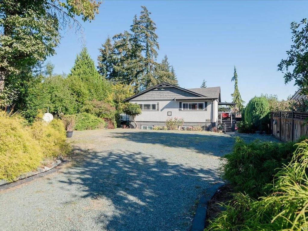









3925


Porter

Rd,
Saltair,




BC
V9G 1Z2

