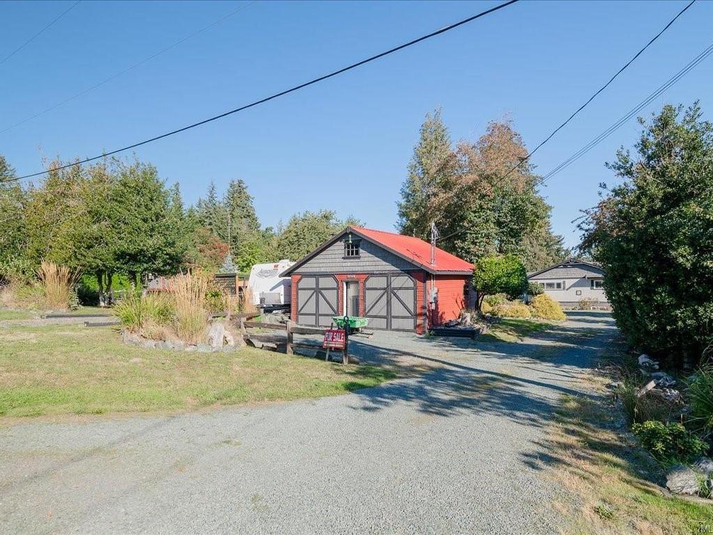









3925


Porter

Rd,
Saltair,




BC
V9G 1Z2

