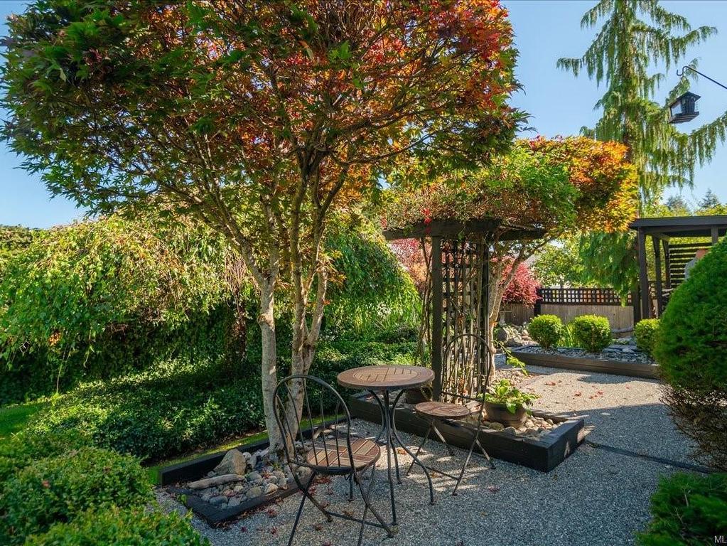 









3925


Porter

Rd,
Saltair,




BC
V9G 1Z2

