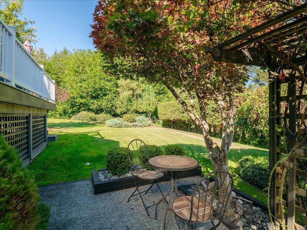 









3925


Porter

Rd,
Saltair,




BC
V9G 1Z2

