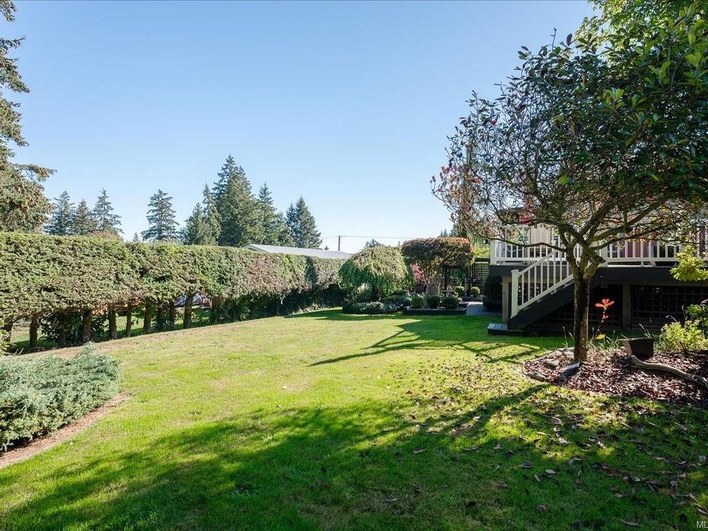









3925


Porter

Rd,
Saltair,




BC
V9G 1Z2

