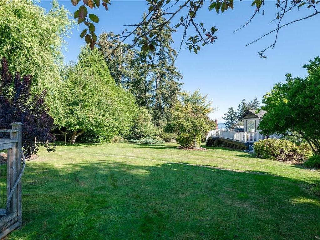 









3925


Porter

Rd,
Saltair,




BC
V9G 1Z2

