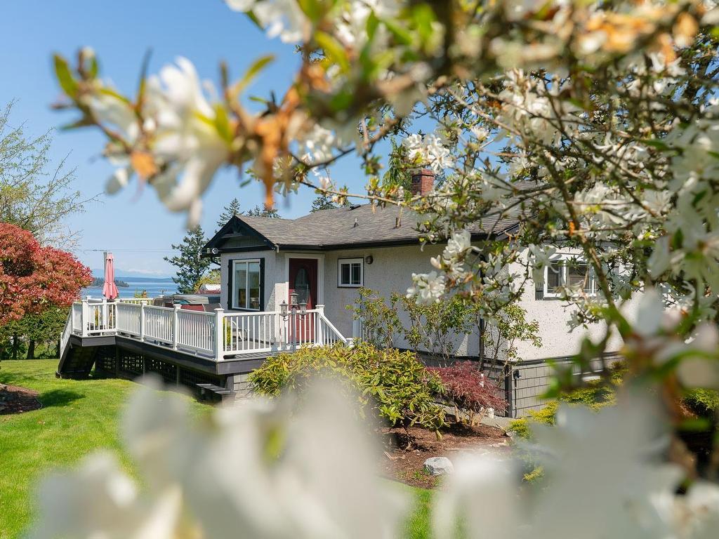 









3925


Porter

Rd,
Saltair,




BC
V9G 1Z2

