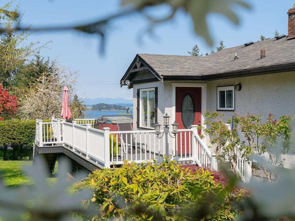 









3925


Porter

Rd,
Saltair,




BC
V9G 1Z2

