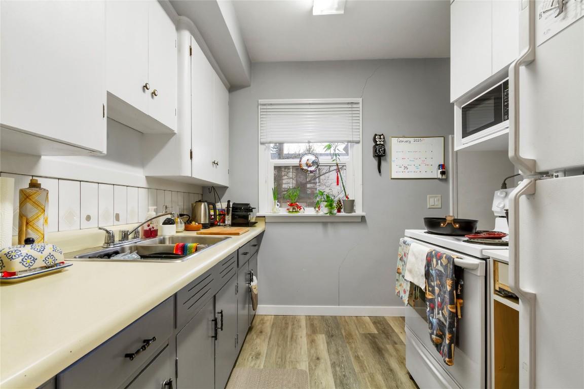 









3202/3204


20A

Street,
Vernon,




BC
V1T 4E9


