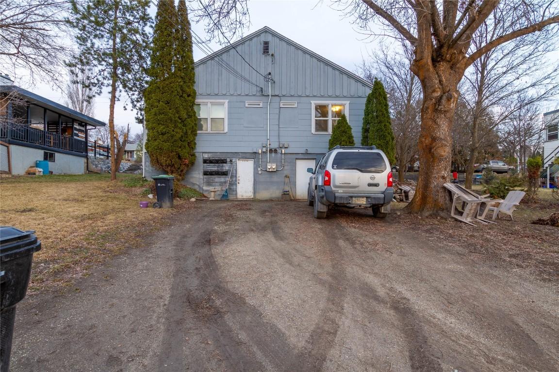 









3202/3204


20A

Street,
Vernon,




BC
V1T 4E9

