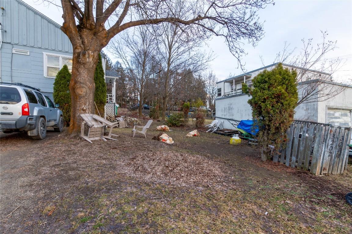 









3202/3204


20A

Street,
Vernon,




BC
V1T 4E9

