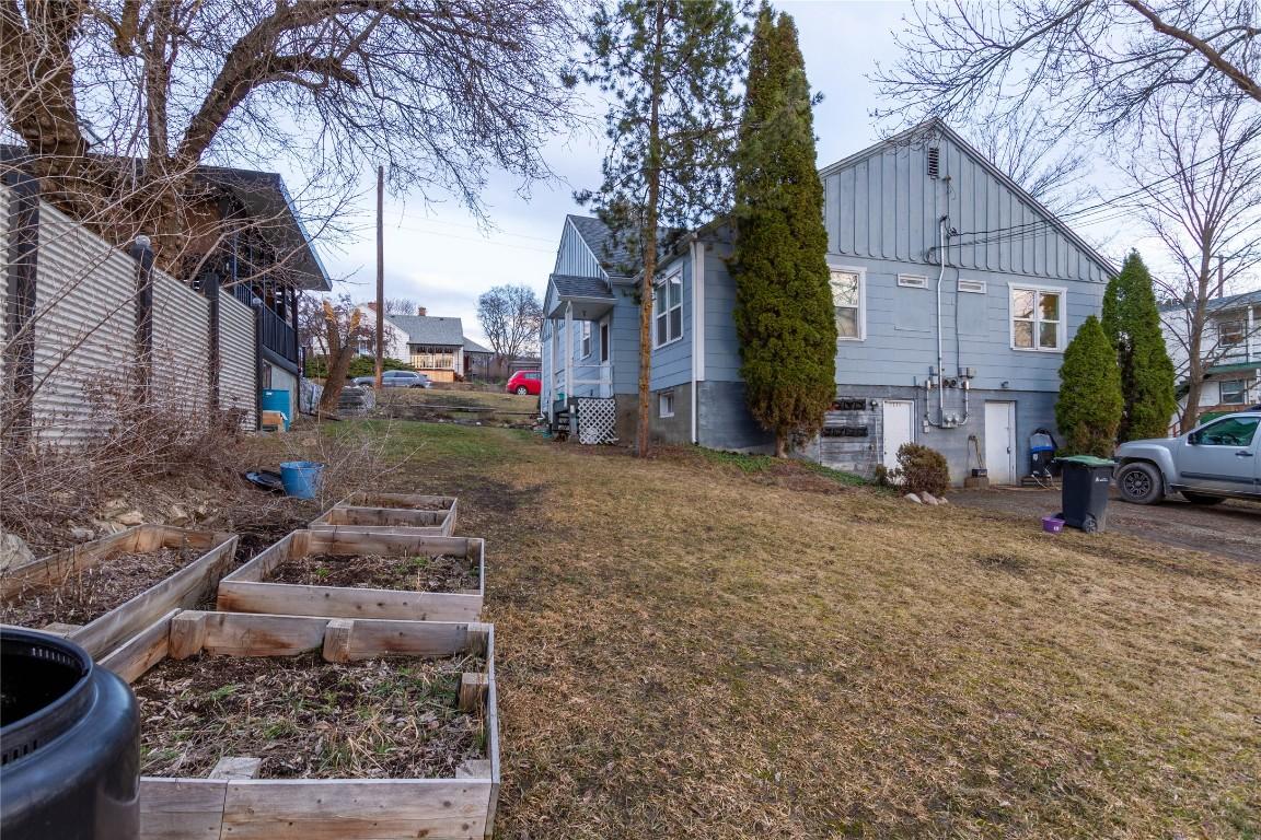









3202/3204


20A

Street,
Vernon,




BC
V1T 4E9

