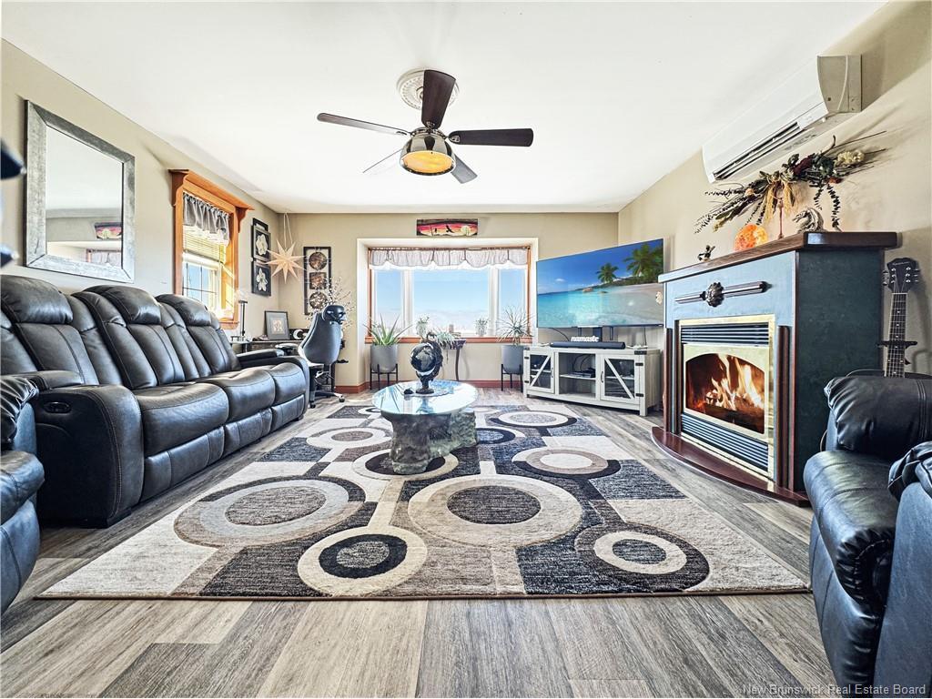 









935


Miller

,
Bathurst,




NB
E2A 2J5

