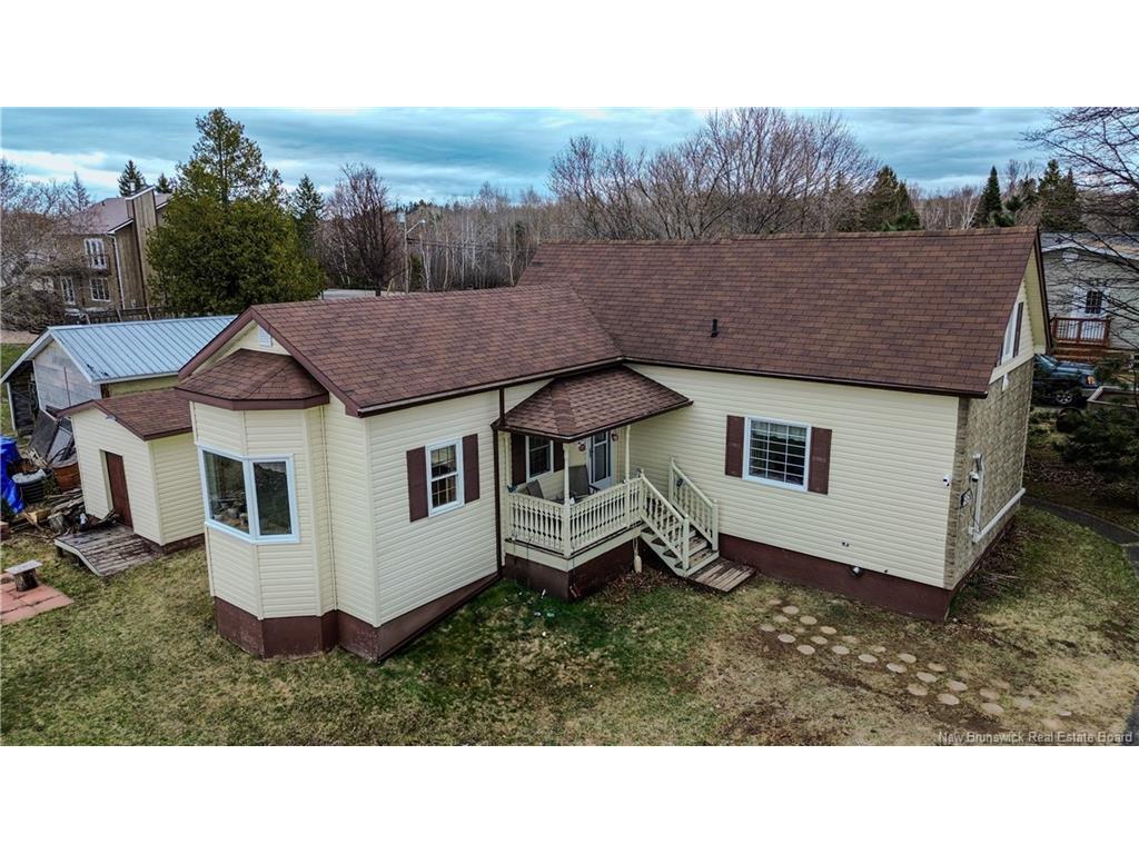 









935


Miller

,
Bathurst,




NB
E2A 2J5

