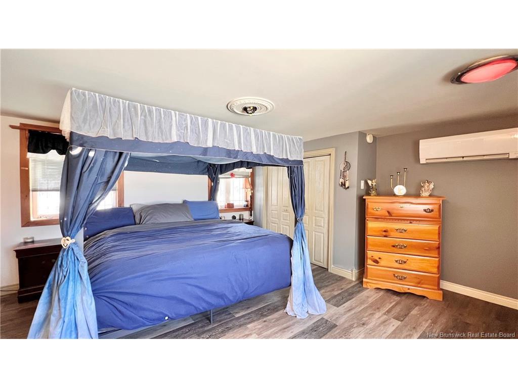 









935


Miller

,
Bathurst,




NB
E2A 2J5

